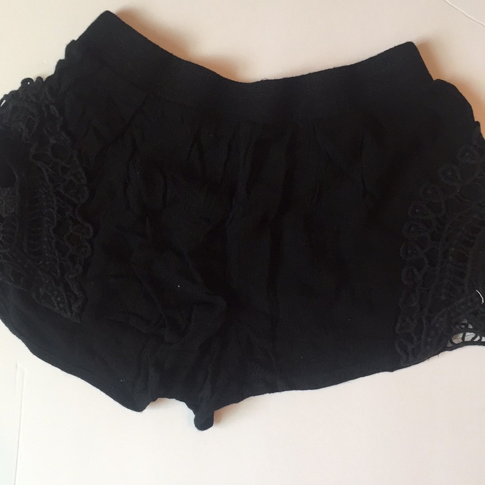 ⚠️Shorts w/ Lace Appliqués